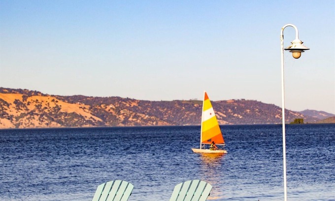 Lakeport House | Lakefront | King Bed | Private dock |SUPs & Kayaks