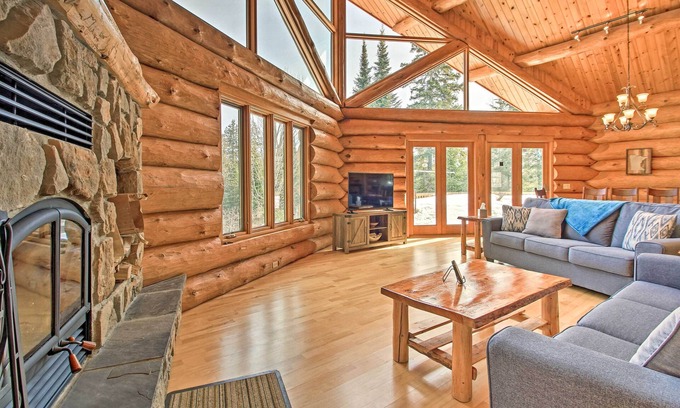 Lutsen Cottage | Lakefront Log Cabin w/Dock ~ 9 Mi to Lutsen Mtn