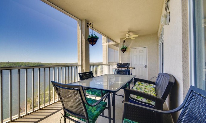 Osage Beach Apartment | Lakefront Osage Beach Condo Balcony and Pool Access