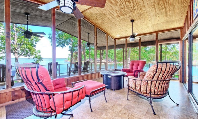 South Toledo Bend Cabin | Lakefront, pet friendly, cabin with spectacular views on South Toledo Bend.