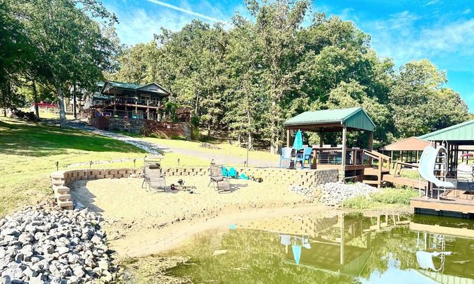 Ozark House | Lakefront, Private Beach, Hot tub, Kayaks, Paddle boards