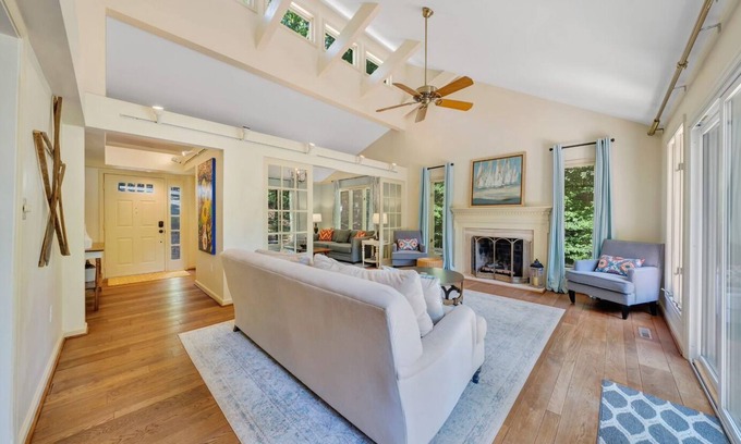 Huddleston House | Lakefront, Private Dock, Game room
