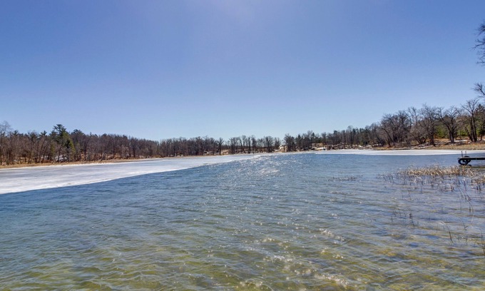 Park Rapids Cabin | Lakefront Resort Cabin w/Porch in Park Rapids!