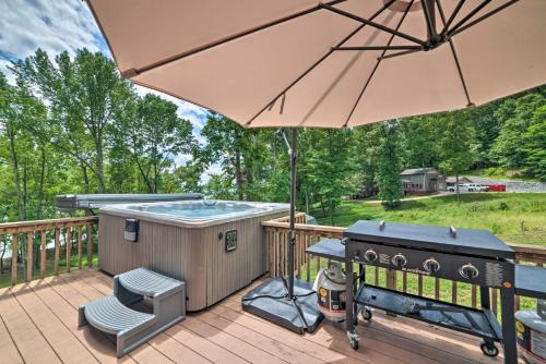 Eddyville House | Lakefront Rest-Ashored Home with Private Dock!