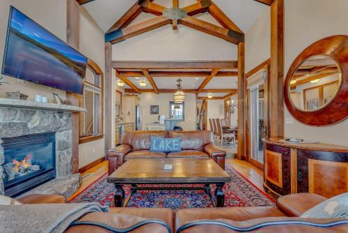 Homewood House | Lakefront Retreat Across from Homewood Resort