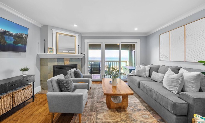 Tahoya Shores Condo | Lakefront Tahoe Vista Condo| 2 bed 2.5 bath| Sleeps 6
