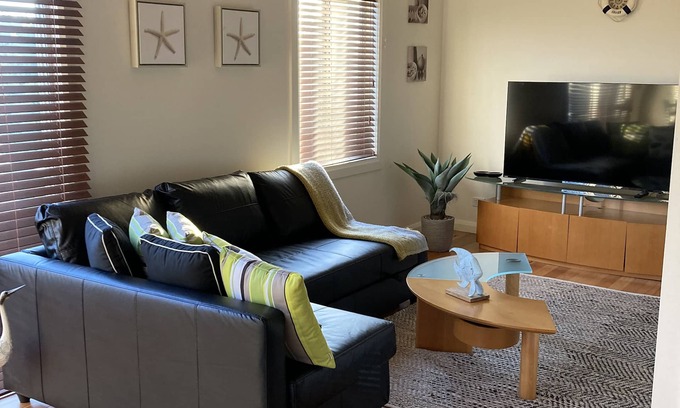 Lakes Entrance House | Lakes Hide Away - Relax and Enjoy Lakes Entrance