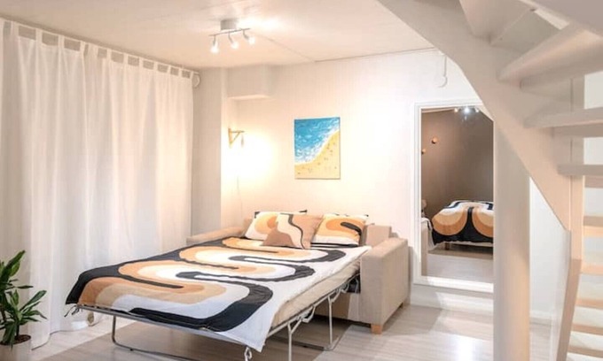 Tampere Apartment | Lakeside Apt [75m²] in Premium Green Central Area. Free Parking, Easy Check-in!