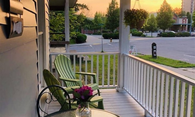 Coeur d'Alene House | Lakeside Bungalow—Steps to McEuen Park & Tubbs Hill for Scenic Adventures!