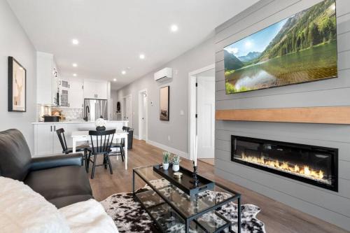 Harrison Hot Springs Apartment | Lakeside Escape at the Oasis