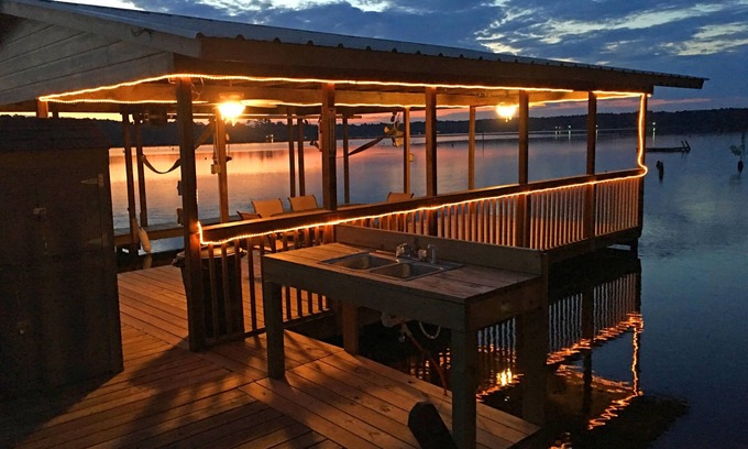 Crockett House | "Lakeside" Kayaks, dock with boat house, huge porch and much more
