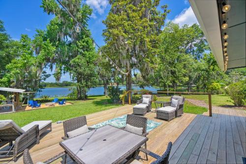 Doctors Inlet House | Lakeside Lilypad Wonderland Kayak Grill Firepit
