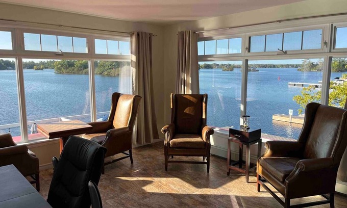 Port Severn Apartment | Lakeside Loft located in Port Severn