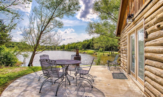 Sand Springs Cabin | Lakeside Log Cabin on private ranch