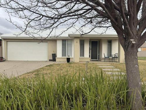 Nagambie House | Lakeside Nagambie