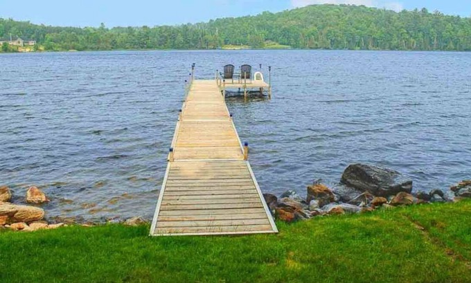 Carlow/Mayo Cottage | Lakeside Perch Cottage-2 beds, 1 bunkie, 1 bath