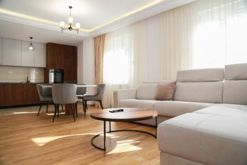 Zabljak Apartment | Lakeside Serenity