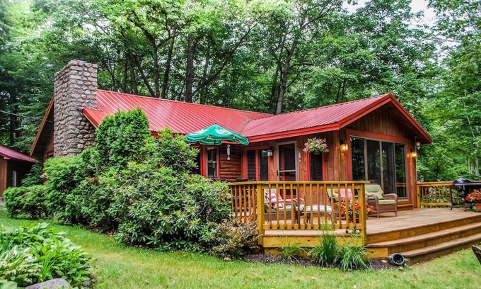 Naples Cabin | ⭐LAKESIDE STORY⭐2BR Log Cabin⭐ Fire Pit, Views!⭐