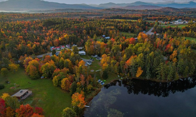 Whitefield Cabin | Lakeview Cabin White Mountains Fish Kayak Firepit Santas Village Dog Friendly AC