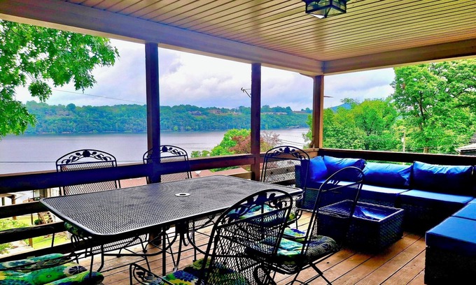 Shell Knob House | Lakeview Landing, 2 min walk to lake, trailer parking, picturesque, games, WIFI!