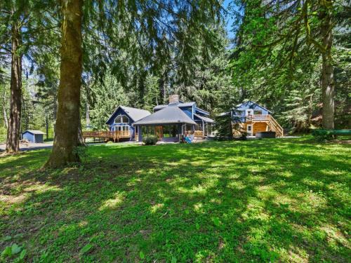 Brightwood House | Landen Lodge - Meredith Lodging