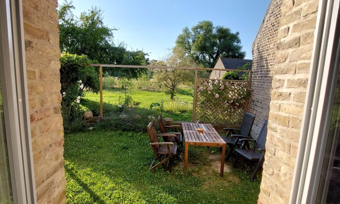 Wachow Apartment | Landhaus Sinneswandel in the middle of Havelland- Apartment Lavendel ground floor with garden