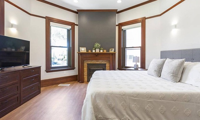 Little Italy Apartment | Landing at Baricelli - 1 Bedroom in University Circle