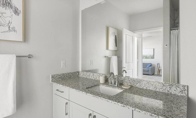 Spring Branch East Apartment | Landing at Bellrock Memorial - 1 Bedroom in Northwest Houston