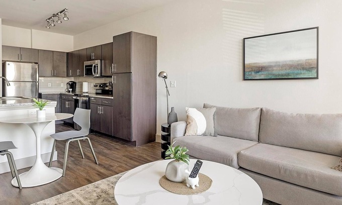 Haltom City Apartment | Landing at Bellrock Upper North - 1 Bedroom in .