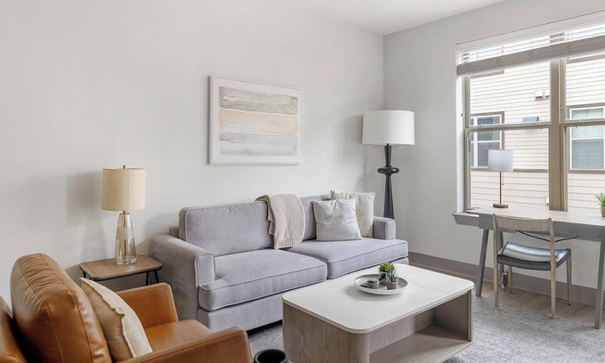 McKinney Apartment | Landing at Bridge at McKinney - 2 Bedrooms in D.