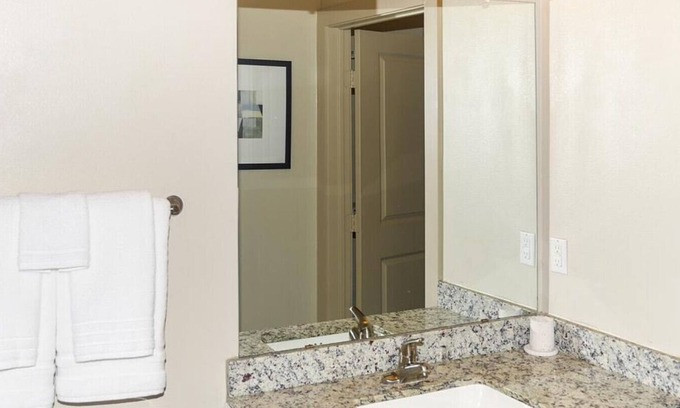 Memorial City Apartment | Landing at District at Memorial Apartments - 1 Bedroom in Memorial City