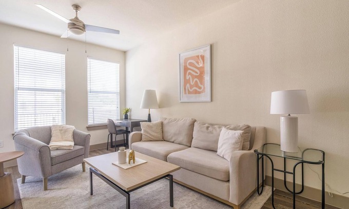 Conroe Apartment | Landing at Enclave at Woodland Lakes - 1 Bedroo.