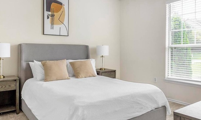 West Chester Apartment | Landing at Jefferson at Westtown - 2 Bedrooms in West Goshen