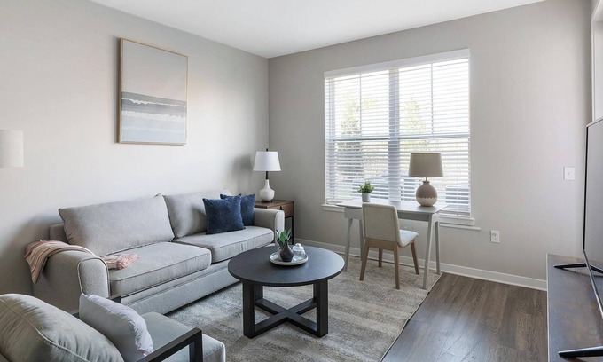 Huntsville Apartment | Landing at Laurel at Dry Creek - 1 Bedroom in E.
