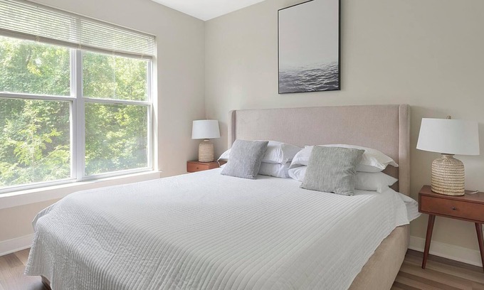Chillum Apartment | Landing at Mode at Hyattsville - 1 Bedroom in H.