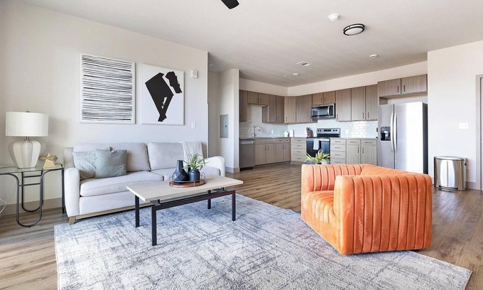 Littleton Apartment | Landing at Parkside at Littleton Village - 2 Be.