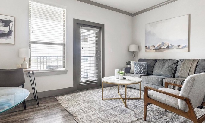 Manor Apartment | Landing at The Flats at Shadowglen - 1 Bedroom .