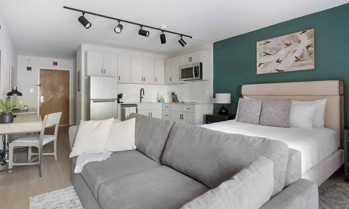 Northeast Raleigh Apartment | Landing at The Harrison - Studio in Northeast R.