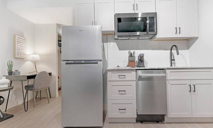 Northeast Raleigh Apartment | Landing at The Harrison - 1 Bedroom in Northeas.