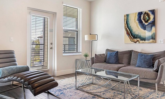 Port Tampa City Apartment | Landing at The Pointe on Westshore - 2 Bedrooms.