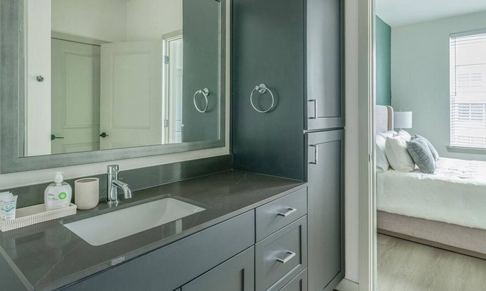 South Central Houston Apartment | Landing at The Standard on the River - 1 Bedroom in Northside