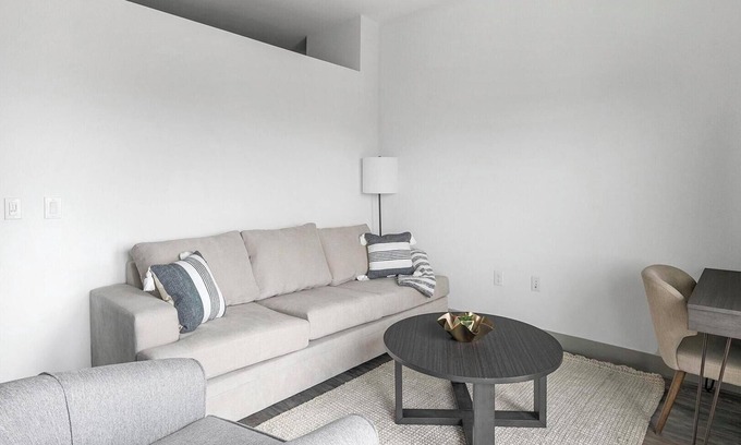 Washington Ave./ Memorial Park Apartment | Landing | Beautiful 1BD, Pool, Clubhouse