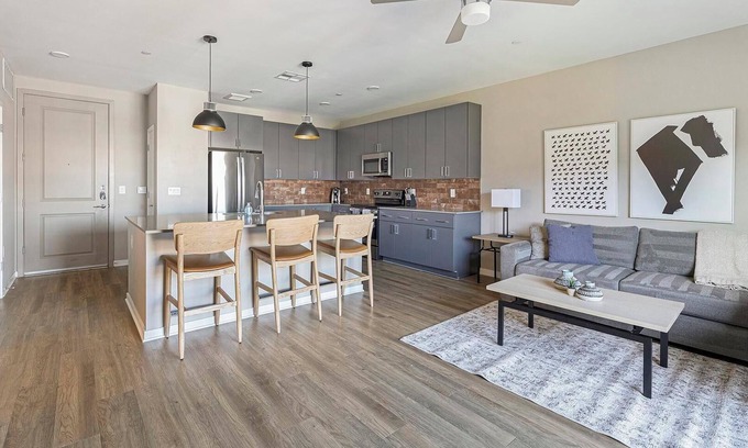 Warehouse District Apartment | Landing | Beautiful 1BD, Rooftop Lounge, Clubhouse