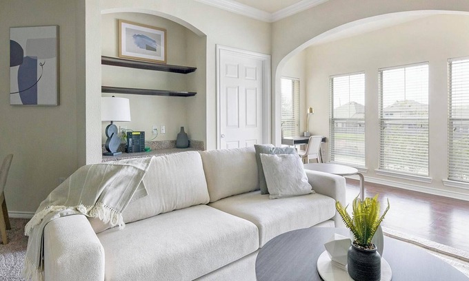 Riverpark West Apartment | Landing | Beautiful 1BD, Pool, Clubhouse