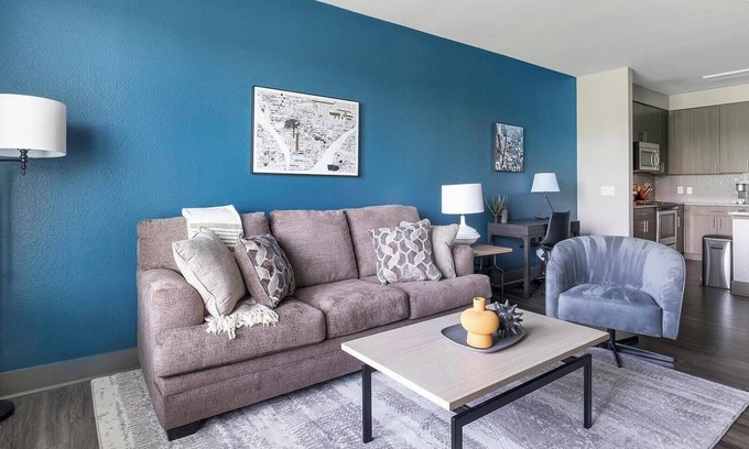 Memorial Apartment | Landing | Modern 1BD, Gym