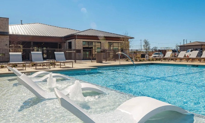 Austin Apartment | Landing | Stunning 1BD, Pool, Clubhouse