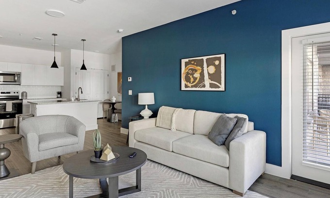 Venus Apartment | Landing | Stunning 1BD, Pool, Clubhouse
