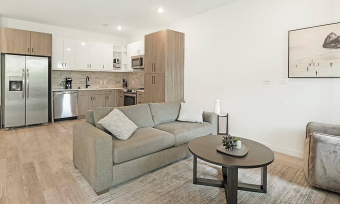 Richmond Apartment | Landing | Stylish 1BD, Rooftop Lounge, Courtyard
