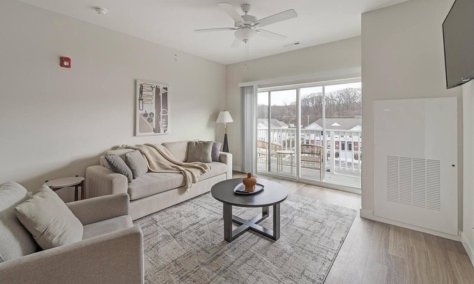 Willow Springs Apartment | Landing | Stylish 2BD, Clubhouse, Gym