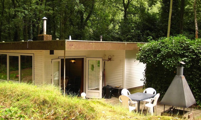 Dilsen-Stokkem Ski Chalet | Lanklaar Chalet with Garden